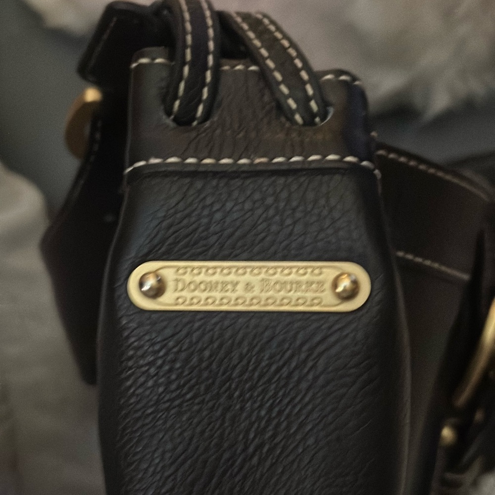 Dooney & Bourke Pebble Grain Logo Sac